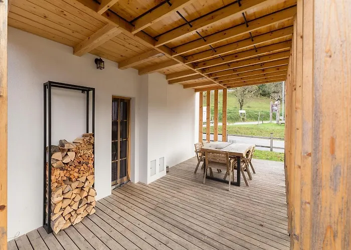 Hisa Na Soncu / Sun House