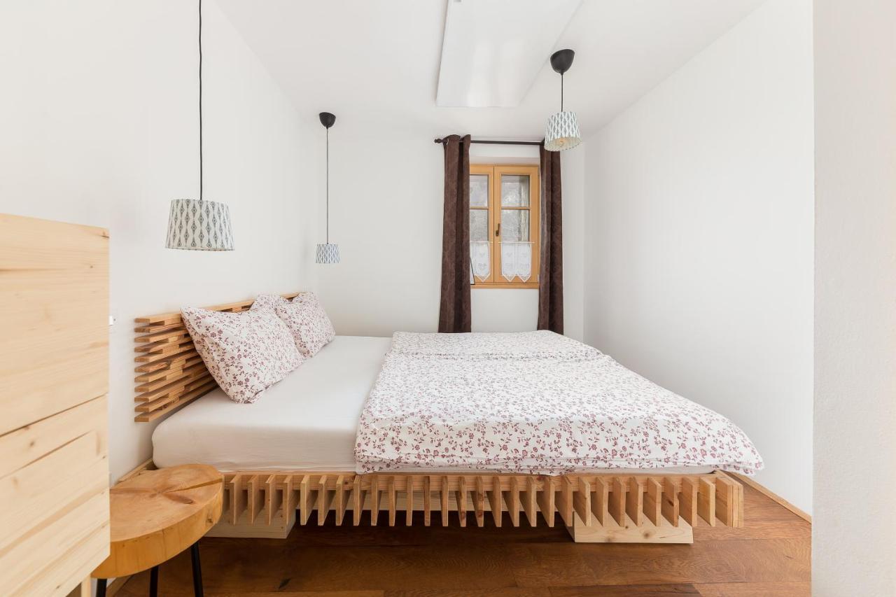 Hisa Na Soncu / Sun House